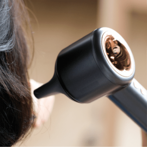 Sèche-cheveux ionique performant : le HAIRCVT Flow